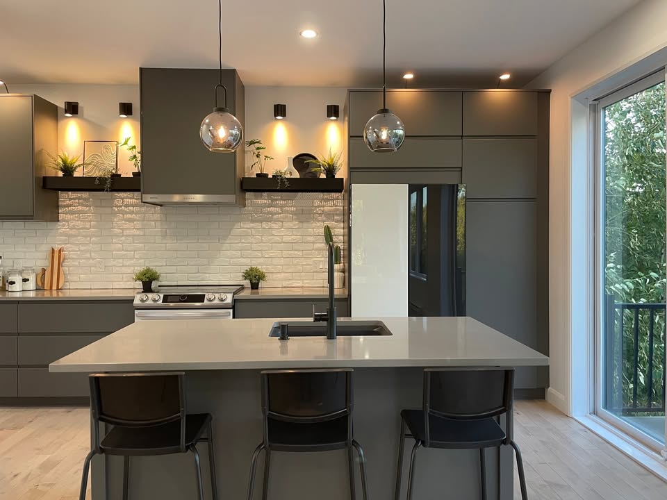 Condo lumineux avec mezzanine – Rosemont